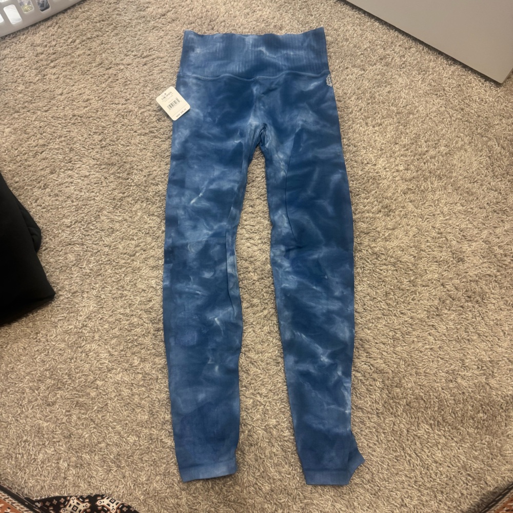 NWT Free People Movement good karma leggings